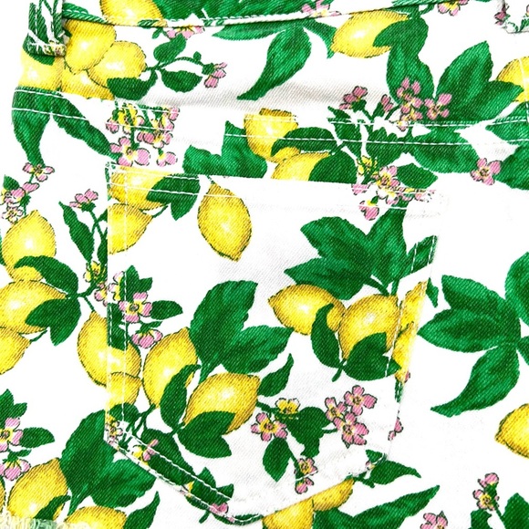 Victoria’s Secret London Jean Short Shorts Lemon Print Boyfriend Shorts Size 6 - Picture 9 of 10